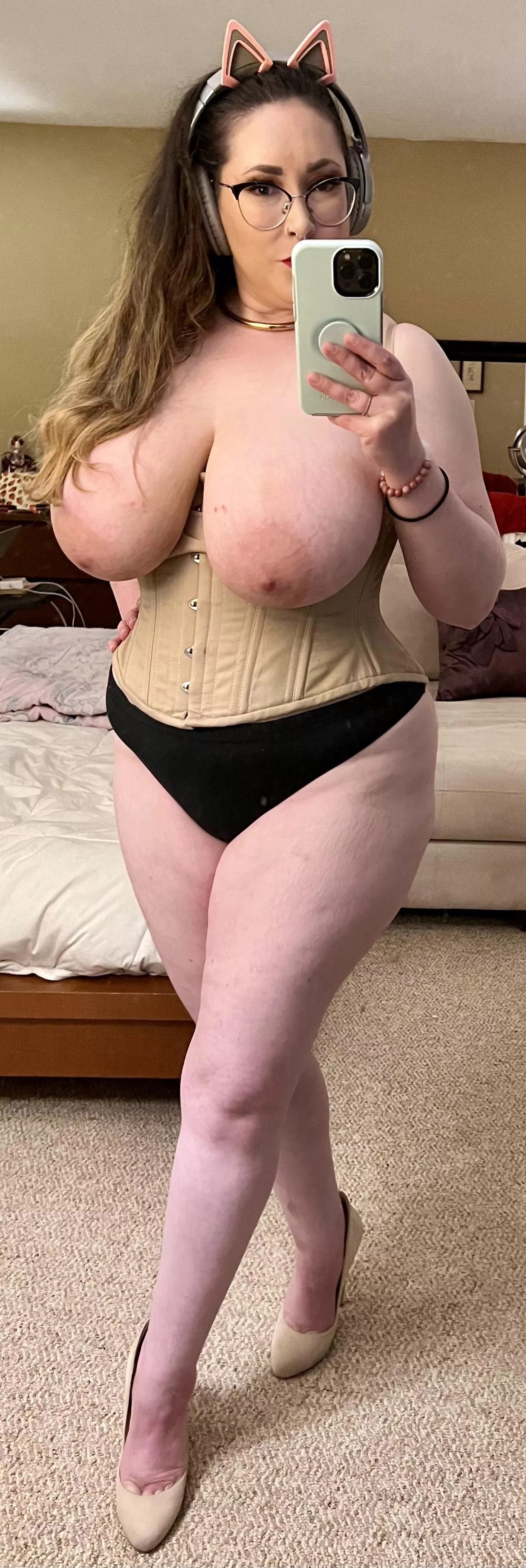 House Wife Duty posted by LetsGetaPhysical77