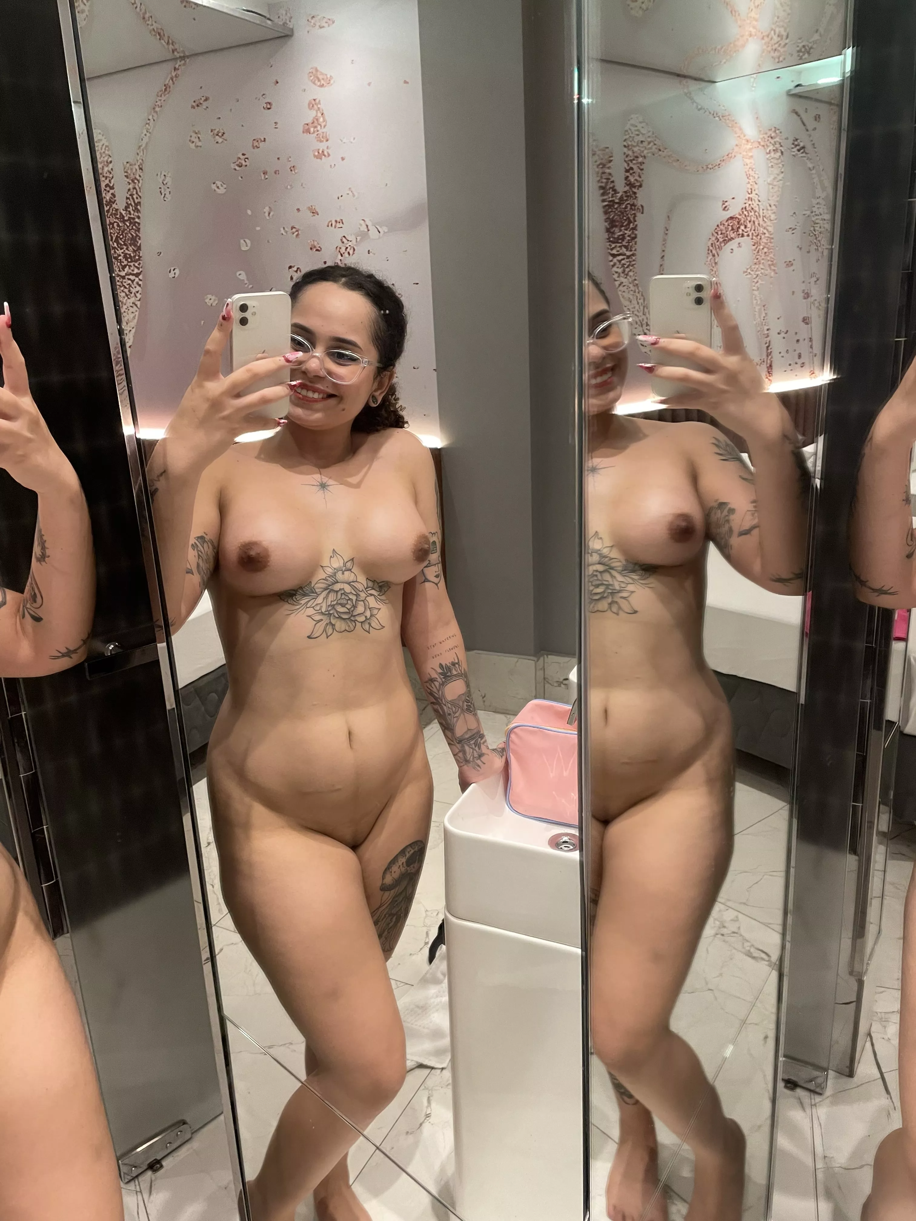 i get really wet while fucking in front of a mirror posted by Heavenlyynn