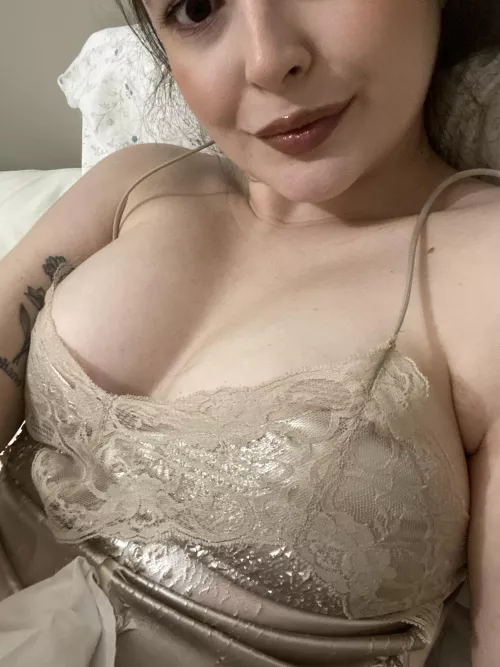 🥴 I mean they could use a squeeze by Rosesoftal