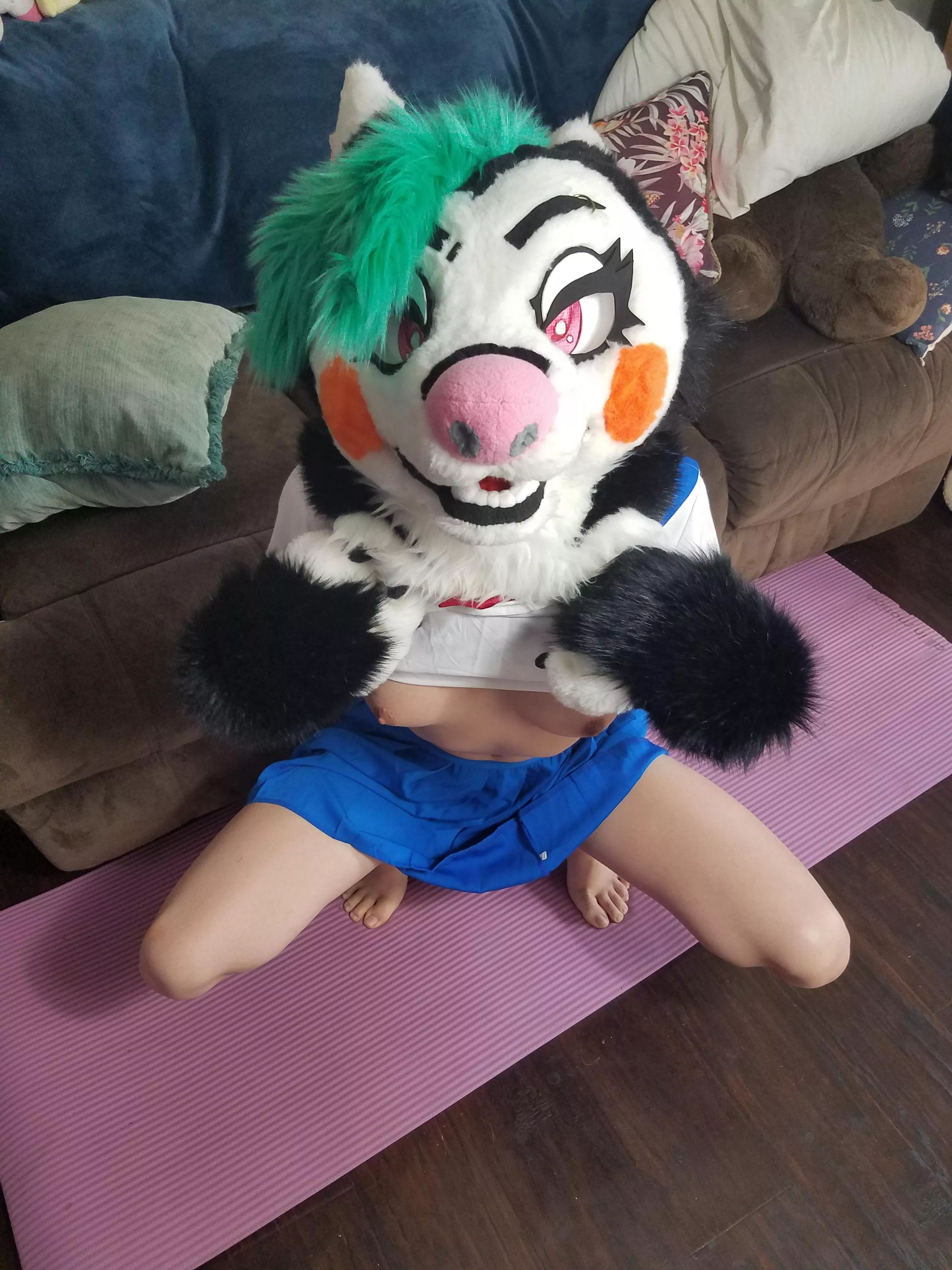 I'm in heat... What do you do?~ posted by RickiTheShy