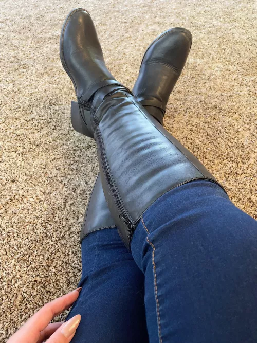 lick them clean for me?✨ by momiifeet