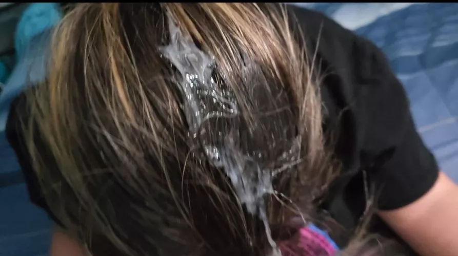 Messy hair makes me a happy girl by sharingstone