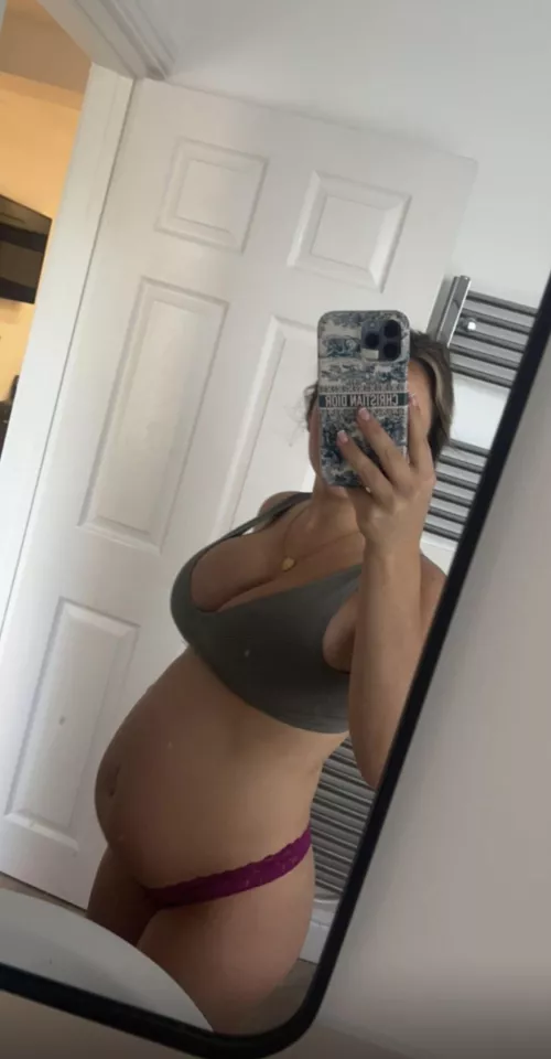 No one warned me about how horny I'd get whilst pregnant by JuniorPounding