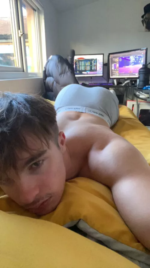 Say ''yes'' if you like big booties by next_designation