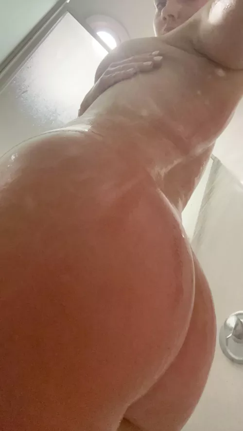 soapy booty by valiantlysoddba