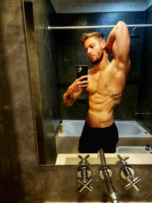 Some armpit love for your Monday by aiasar1