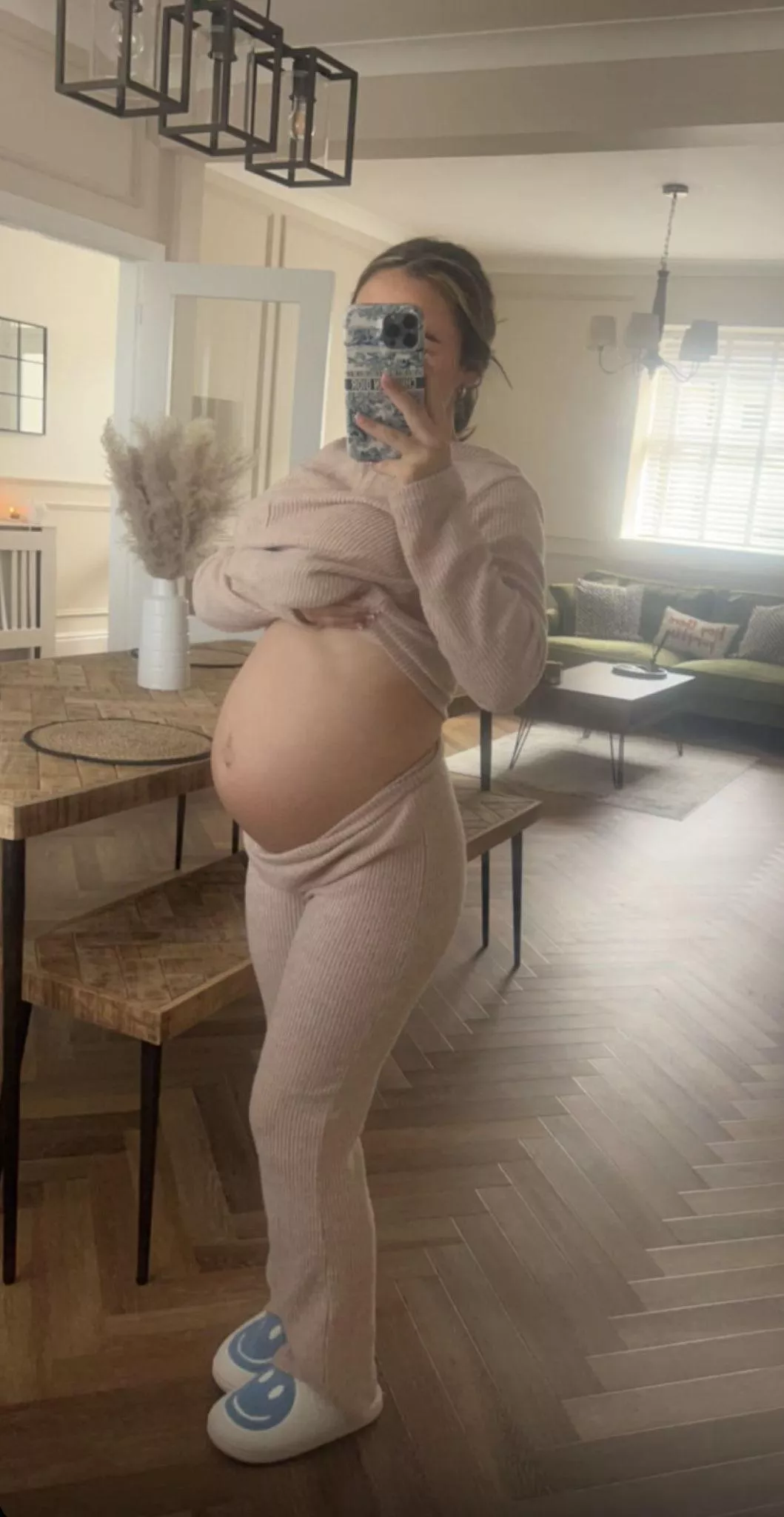 The horny urges I've been getting whilst pregnant are wild posted by JuniorPounding