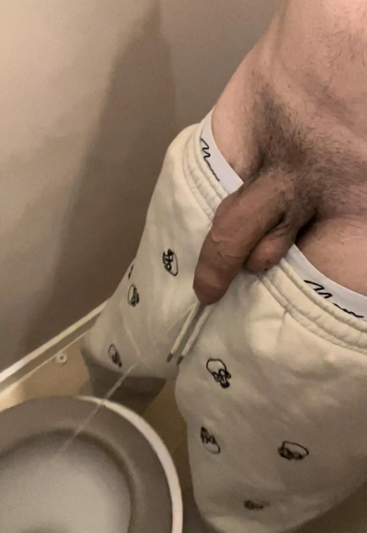 Watch my big pissing cock👅💦Dms open😈 posted by HungYoungAlpha-