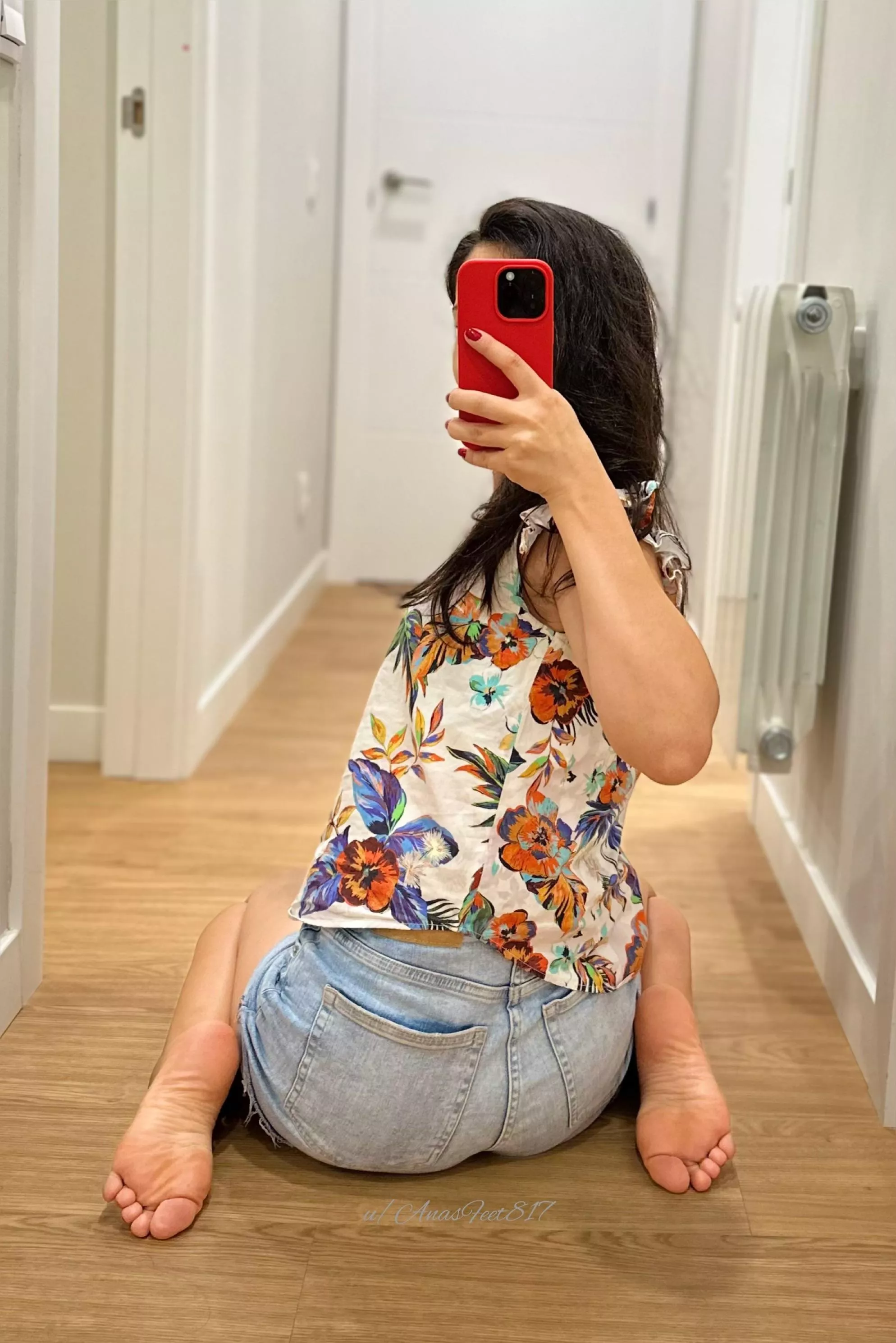 Worshiping perfect soles to start the week posted by AnasFeet817