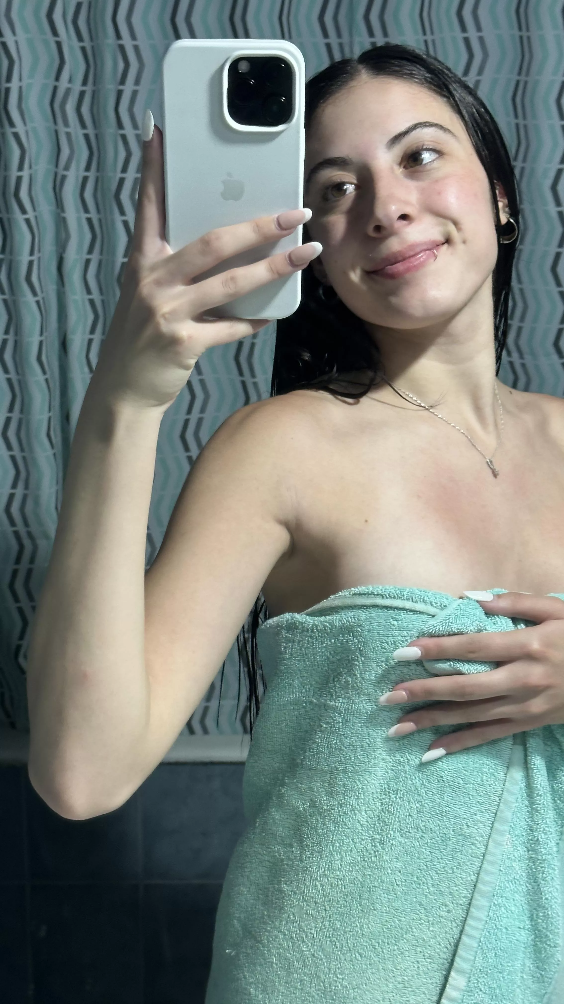 Would you rip the towel off me? posted by LuciaFromNYC