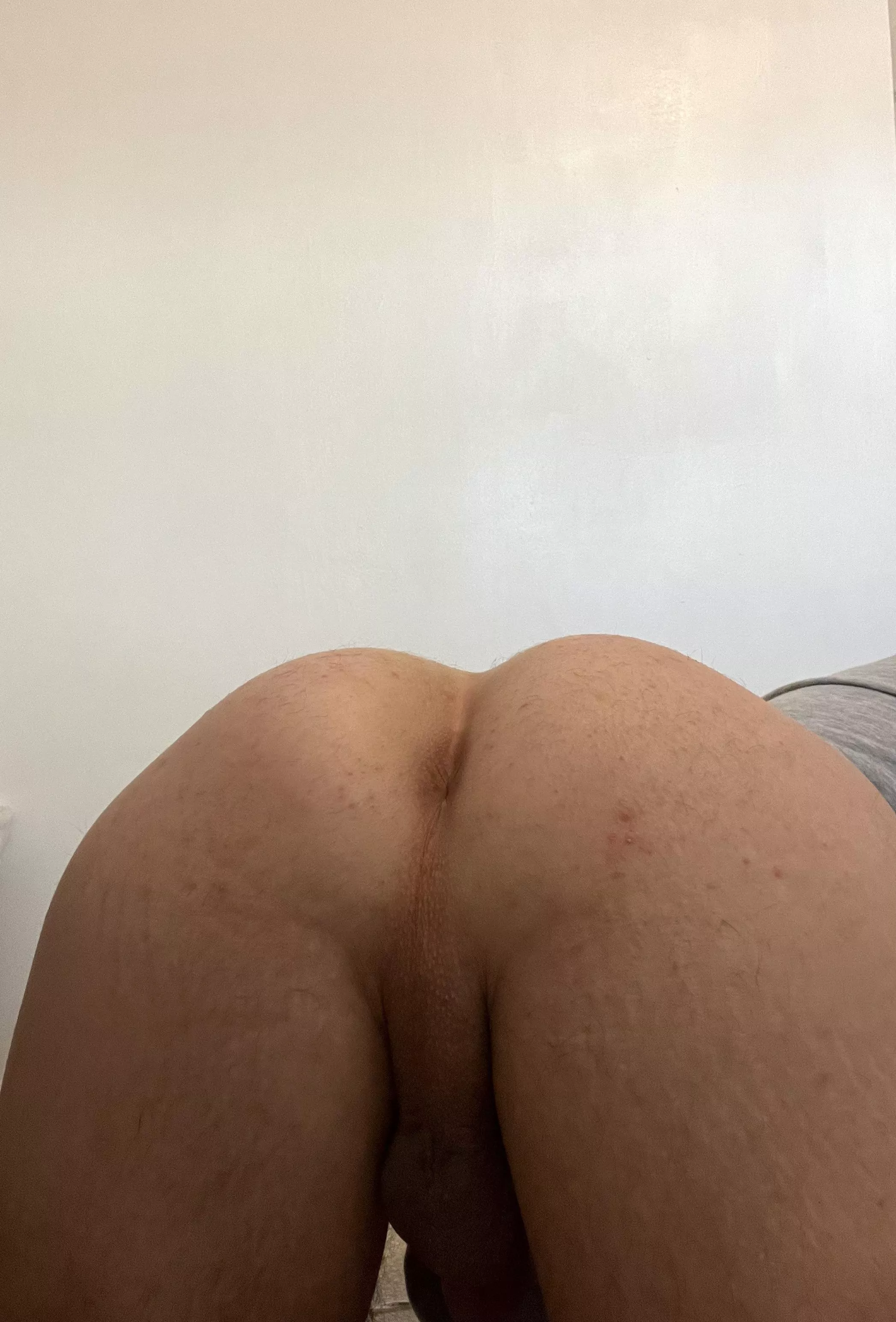 You walk on me like this, what you doing?😏(24) posted by Caligee9