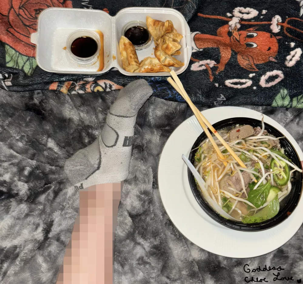 Your dinner is served [F] posted by Goddess_ChloeLove