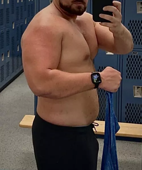 Be honest, are forearms lagging behind arms? by PlatesnShakes