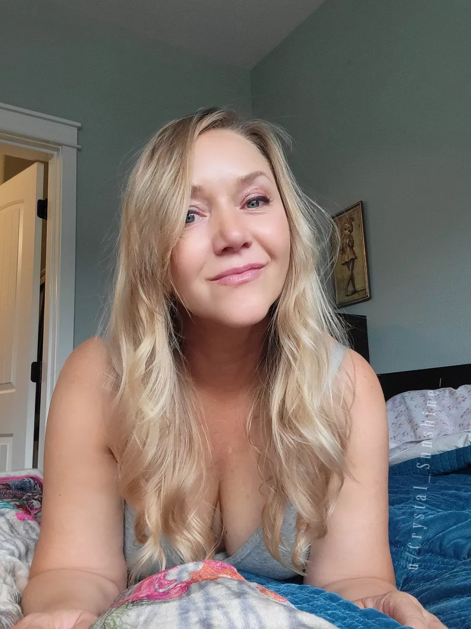 Come for snuggles! [F50] posted by Crystal_Sunshine_