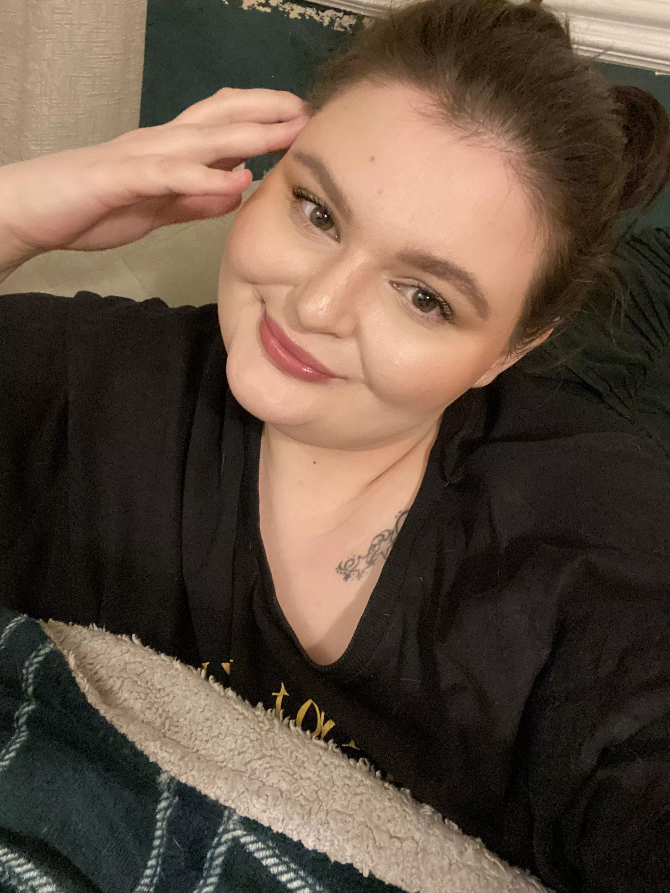 Having trouble sleeping, I hope your Monday was good😘 posted by plussizeplease_xo_