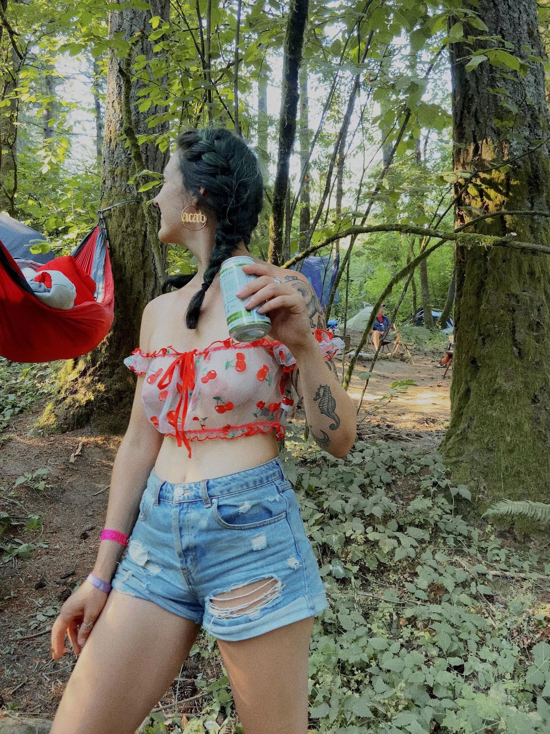 if you saw me at this concert, would you buy me a drink? posted by glitter-bitch-