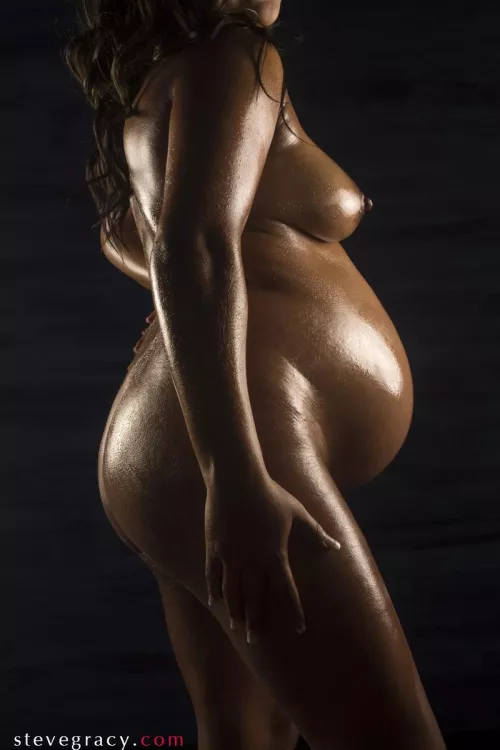 Perfect belly by SteveGracyPhoto