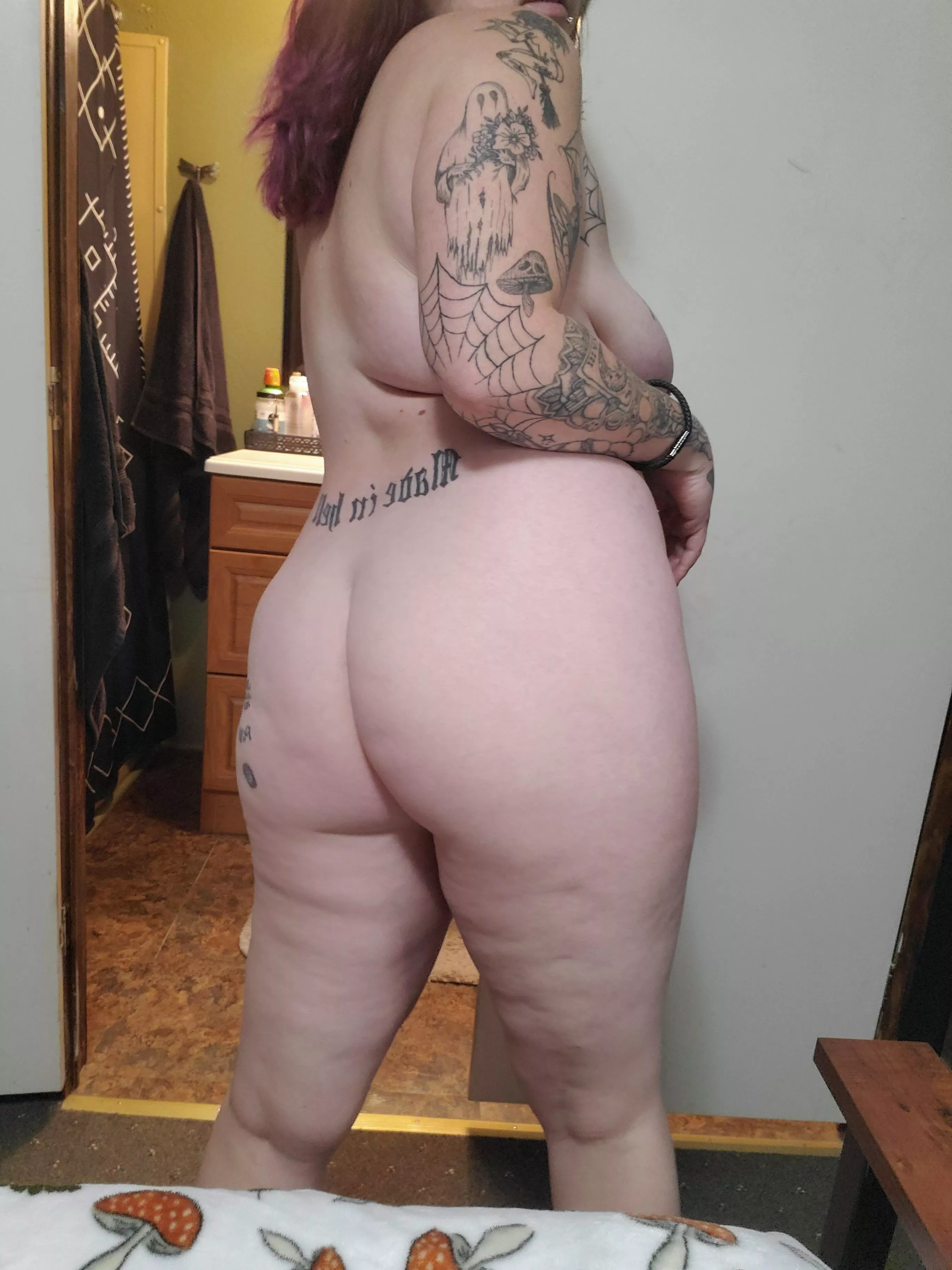 Searching for a face to ride posted by Lunaa_Jay