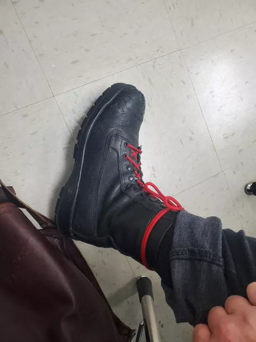 Some kind of belleville navy boot. I've had these boots for ages and i wear them daily. Good boot. Very comfortable. Very heavy. Very nice. by l4nespl1tter