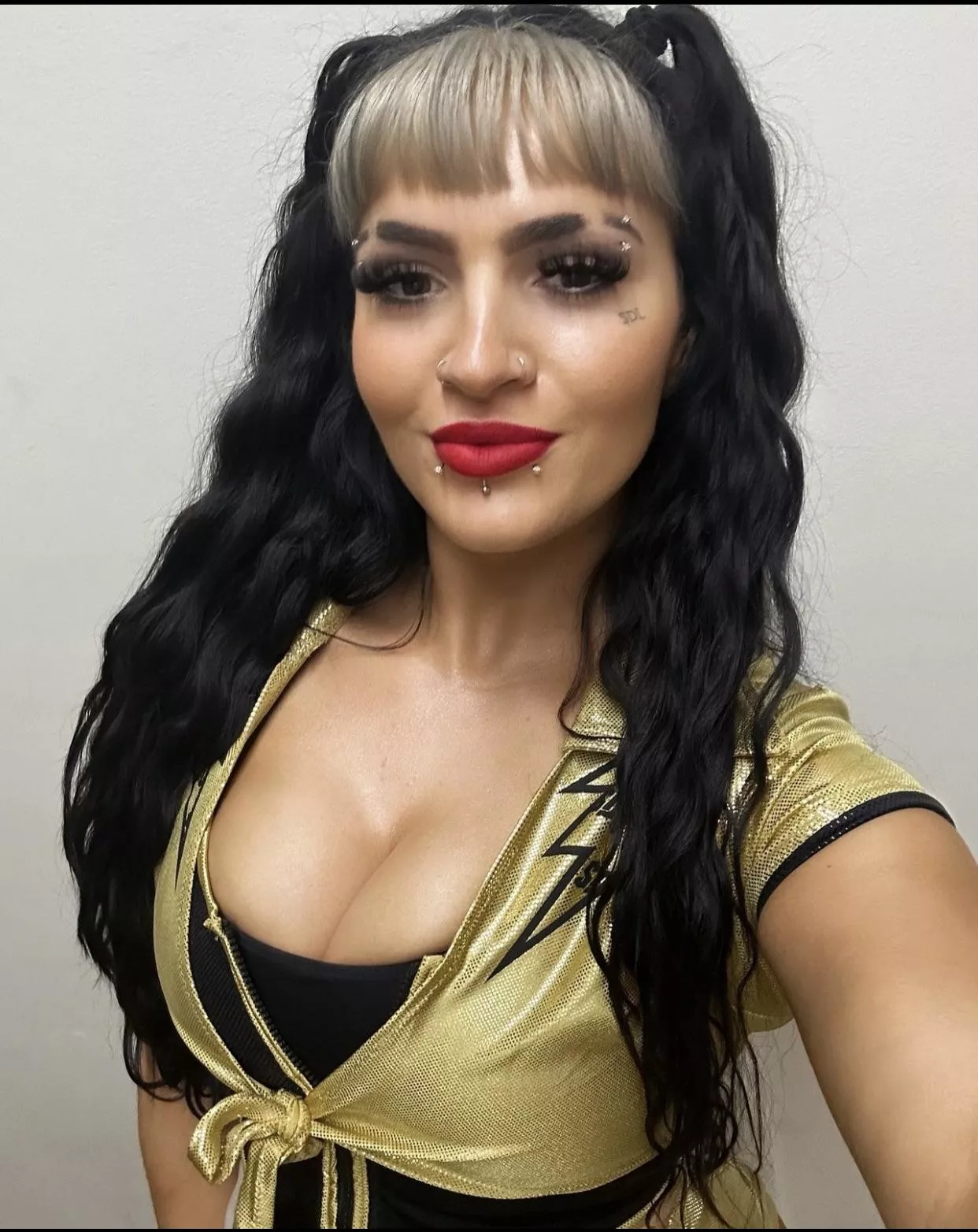 Steph De Lander posted by NoOne-Really11