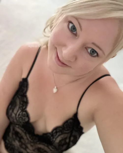 Such a sweet mommy… who likes to be used for pleasure! by AllyNicole917