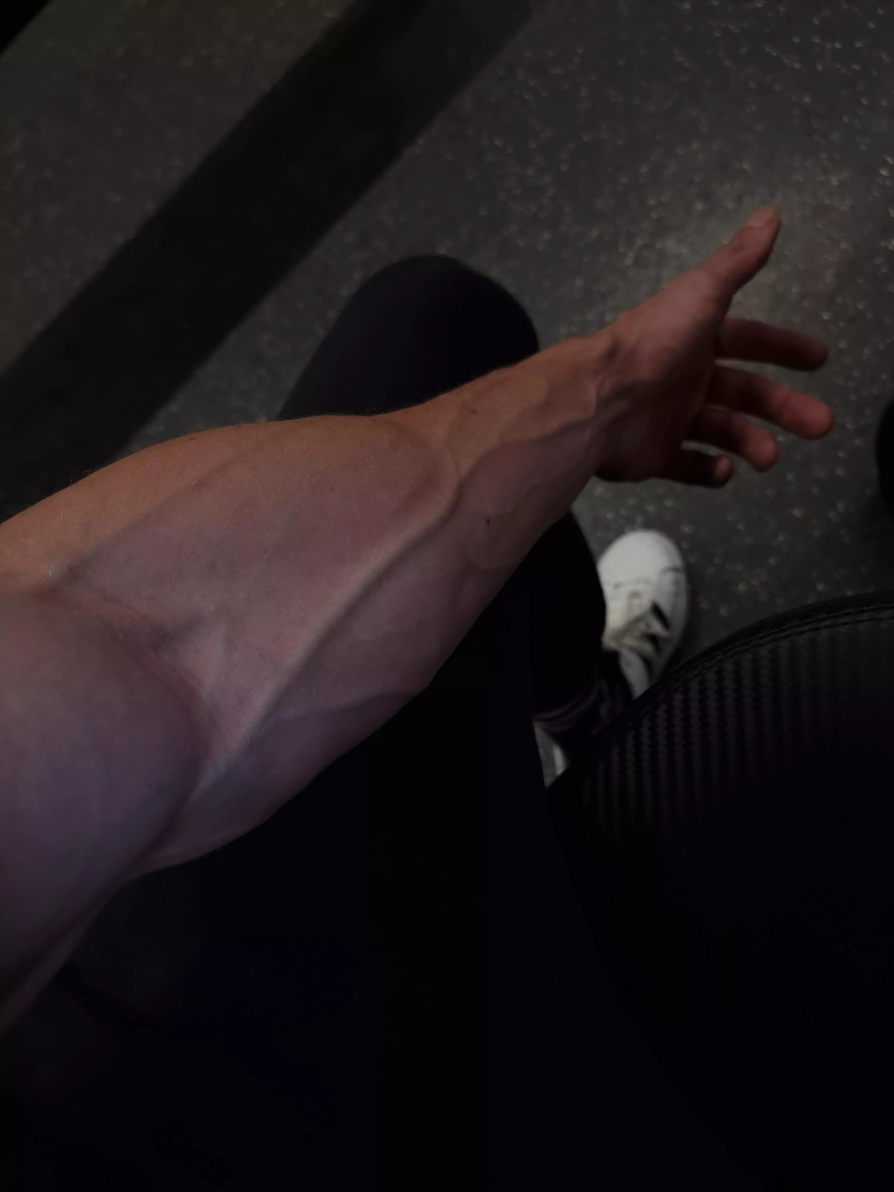 Took this in the gym today 😉 posted by aesthetichotwheel