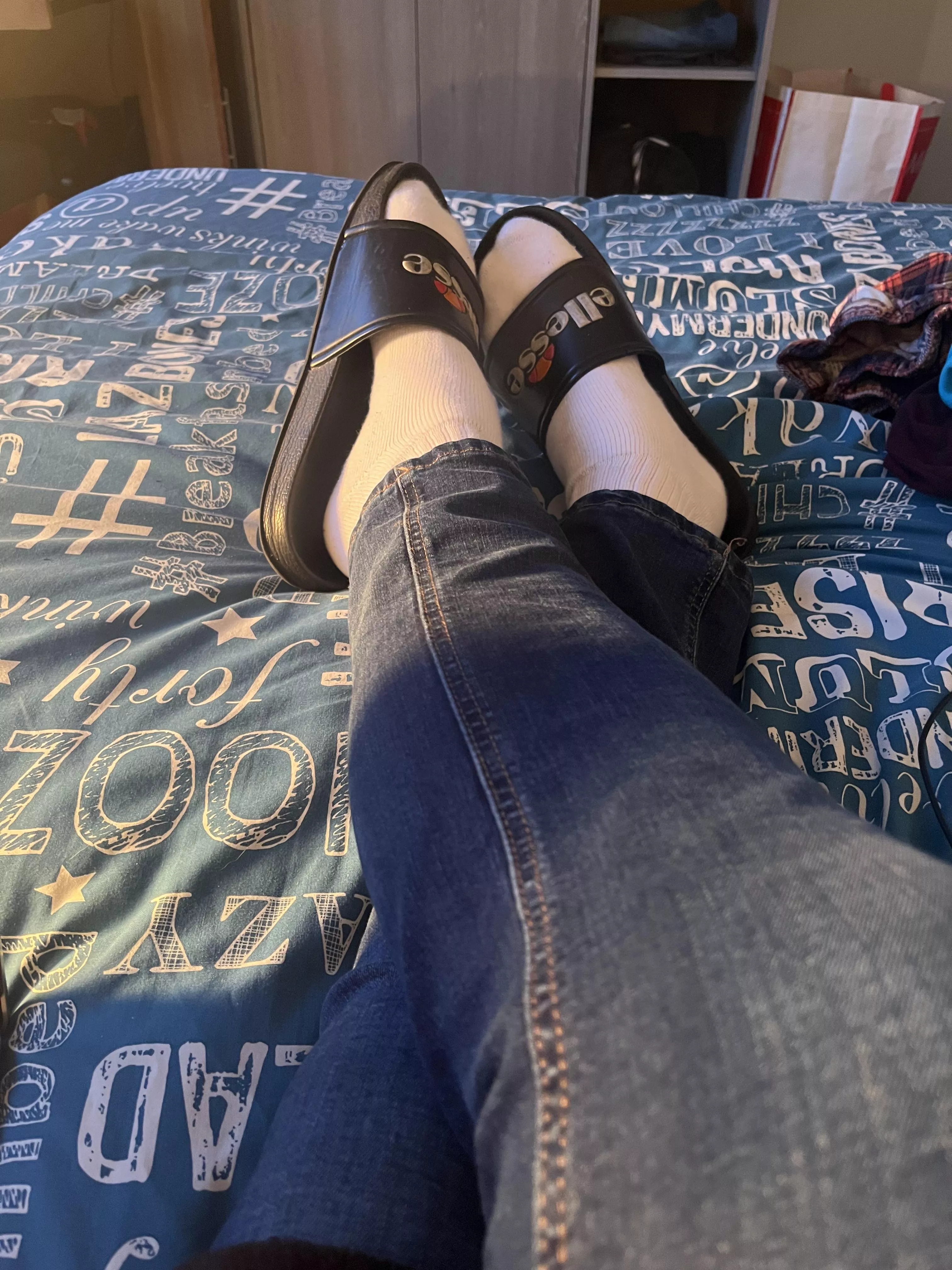 25 uk dirty kinky teacher just home looking a phone wank or filthy chat love footballers and love legs and socks too snap is corey_0102 posted by No_Assignment5353