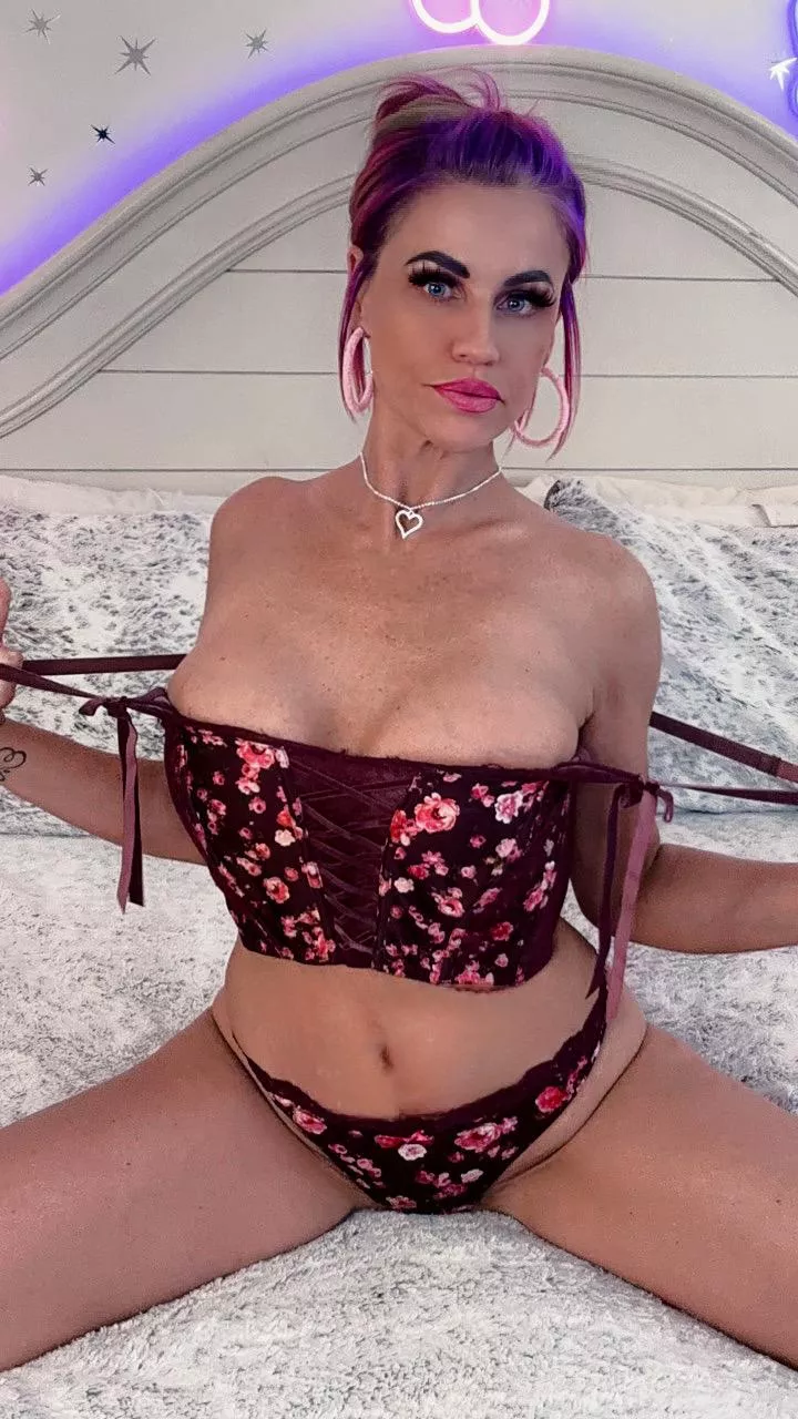 41yo Grandma. Still fuckable?? posted by Chanel_Richard