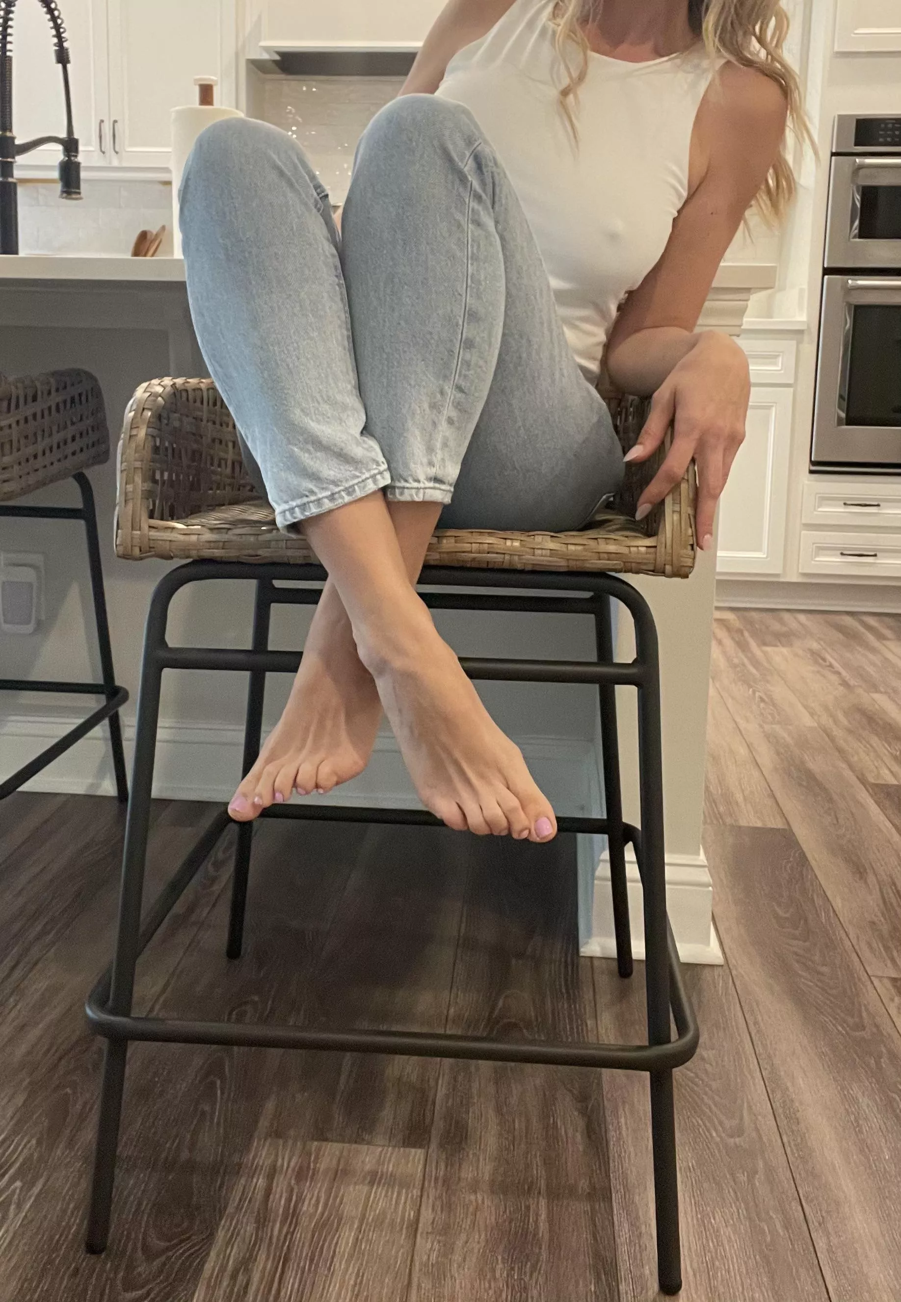 Always braless and barefoot posted by MomToesBest