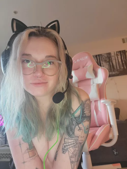 Am I your type? 😏 by PaleRyderr