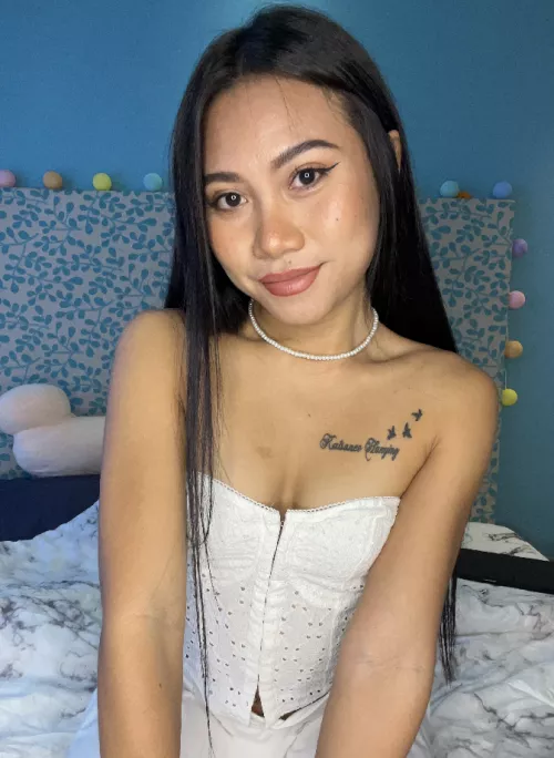 Be honest, do you think I'm pretty classy? by ChristineRTherrien