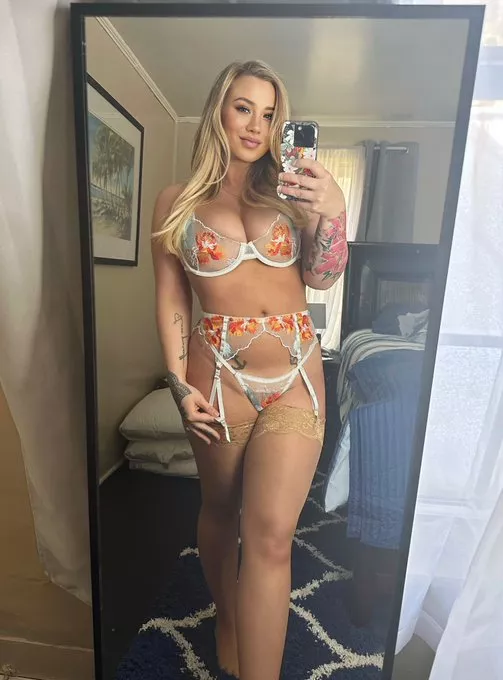 Beautiful posted by felleshorts