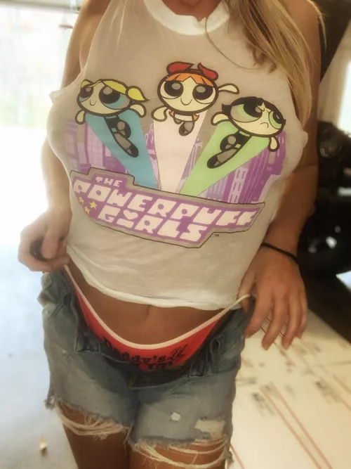 Blonde Jeep milfs have more fun by SmashvilleOFMilf