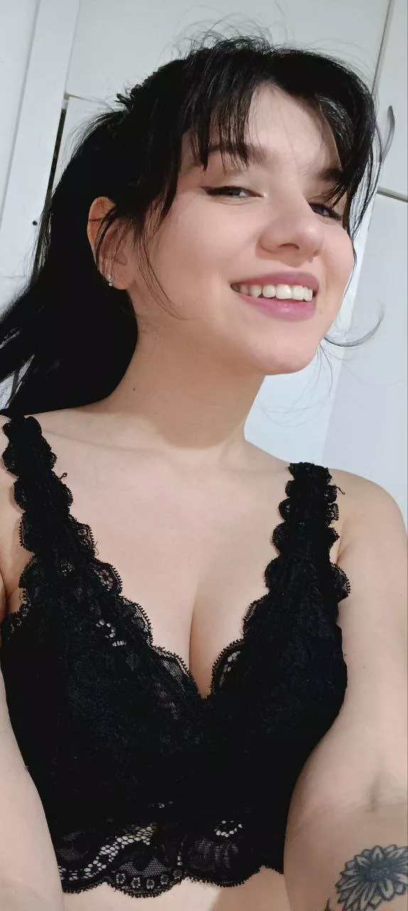 Can Latina girls get some love here? 18F posted by Ok-Tale1631