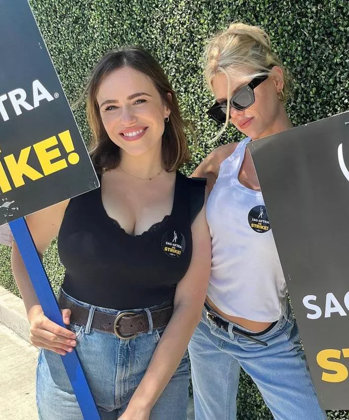 Charlotte & Nicolle Gironda posted by polo_tag