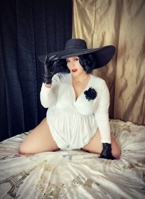 ChelHellBunny, cosplay of Lady Dimitrescu by tungsteneer_10