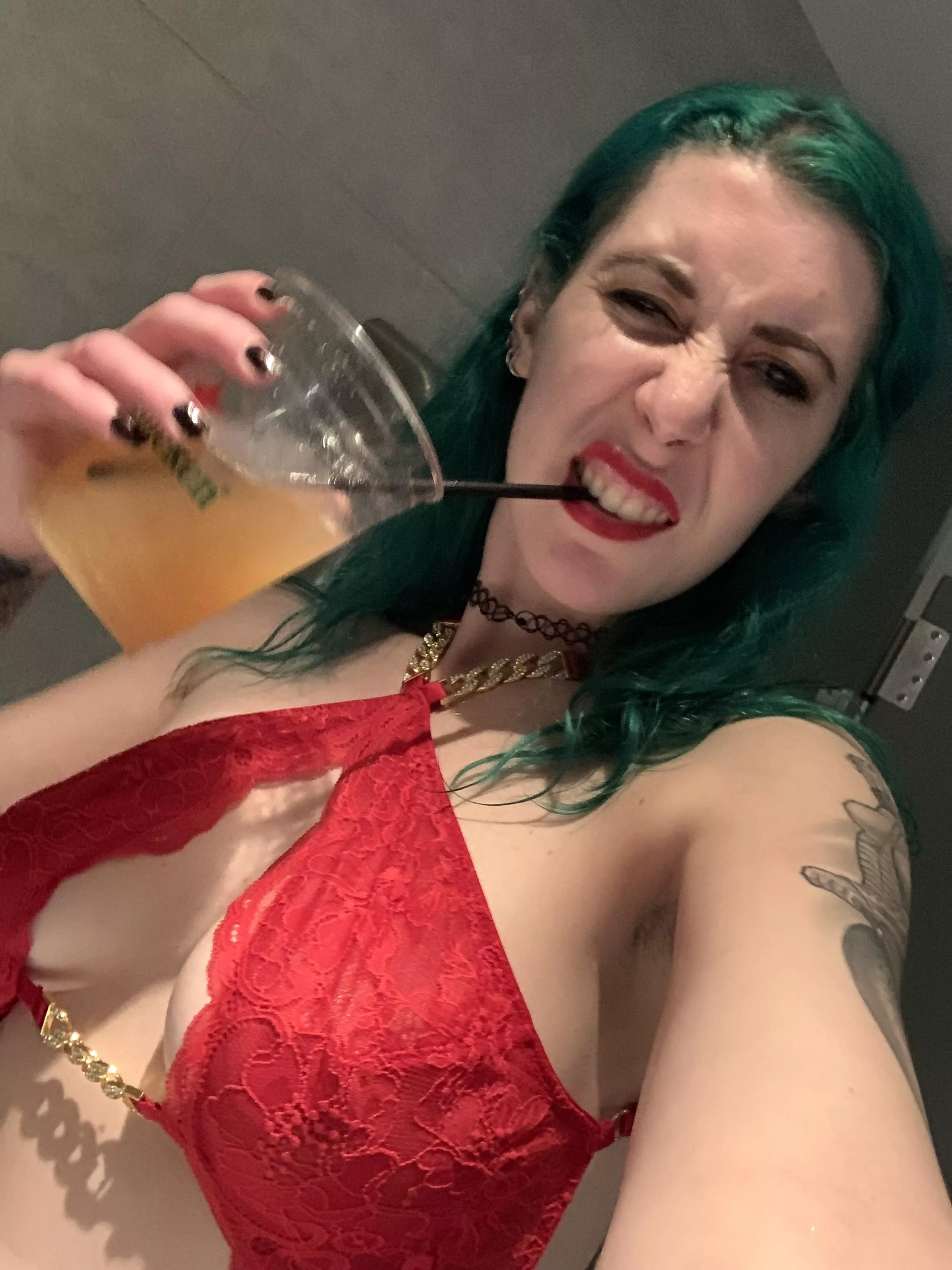 Cocktail selfie posted by sirenskiss3