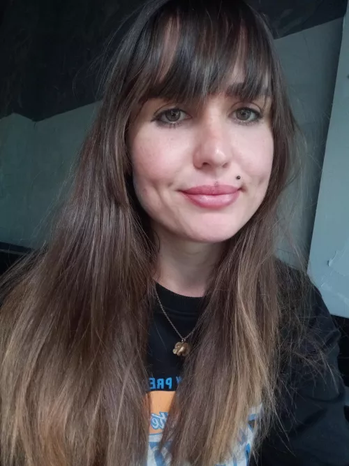 Cut with a kitchen scissors. No regrets by clandestine_callie