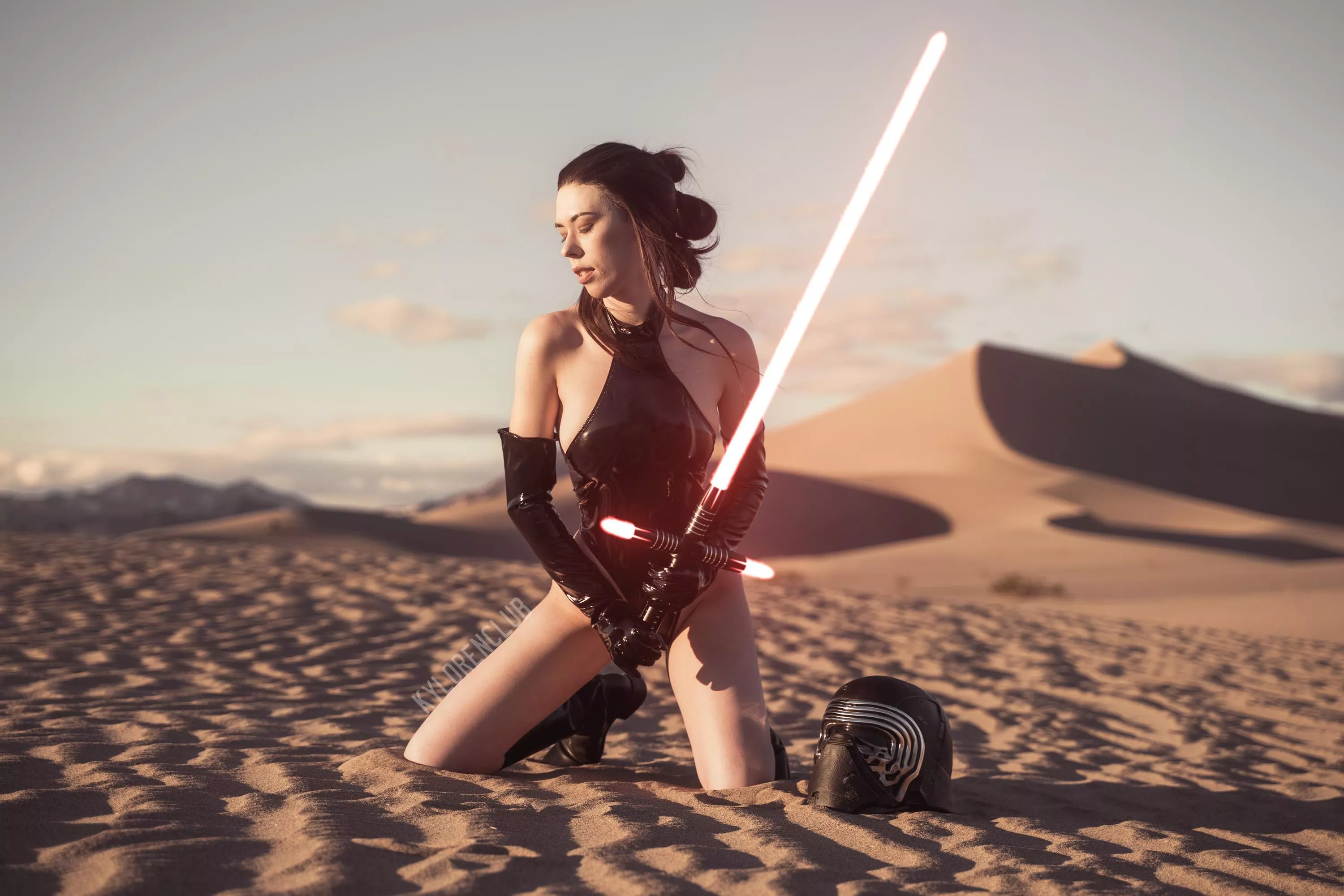 Dark Rey on the dunes (KyloRenClub) posted by KyloRenClub