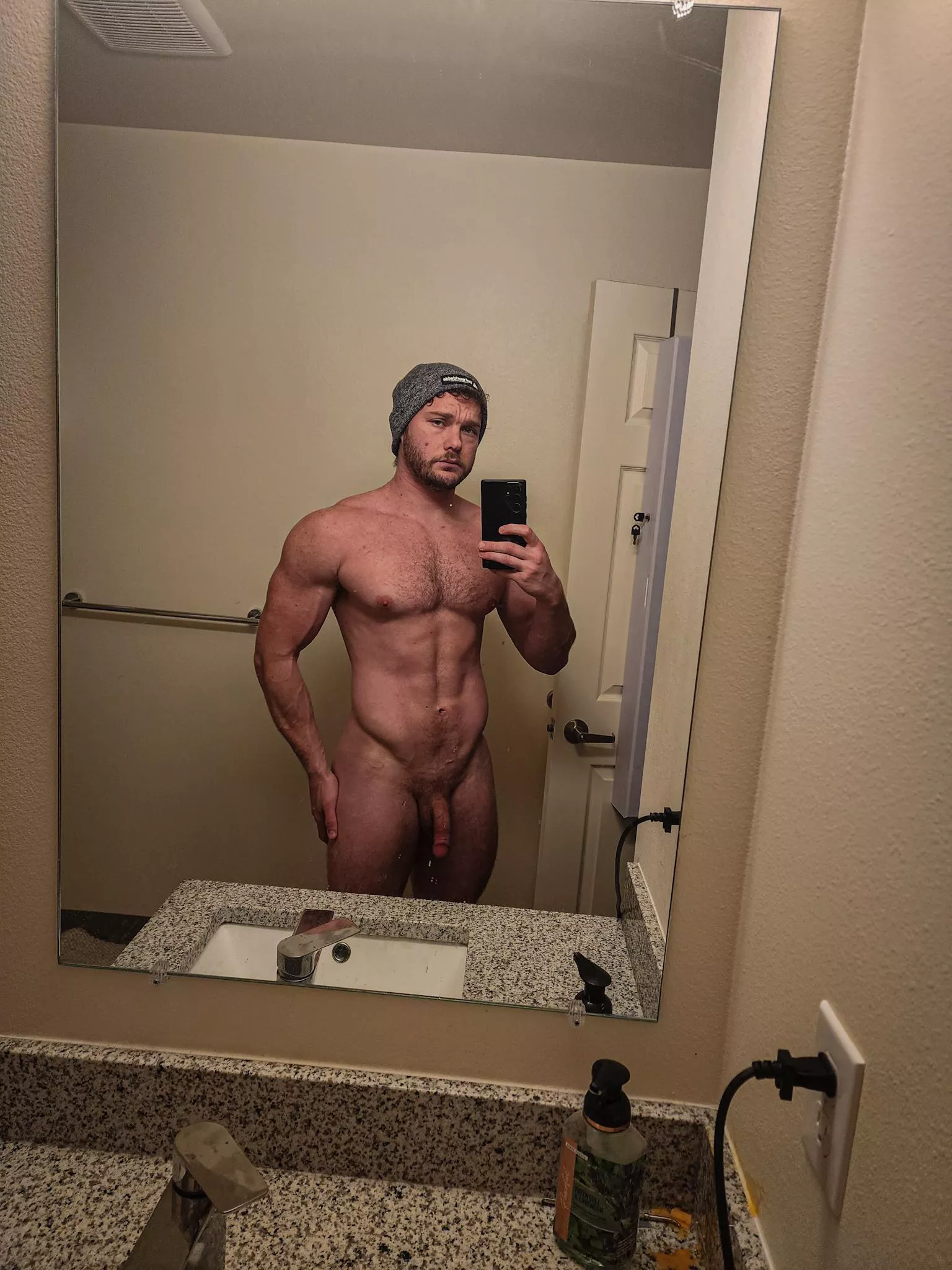 Describe my body in one emoji posted by Fun_with_S_and_K