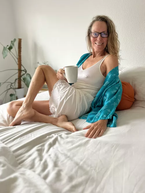 [f]57 Enjoying a beautiful slow morning. by Mrseviemae