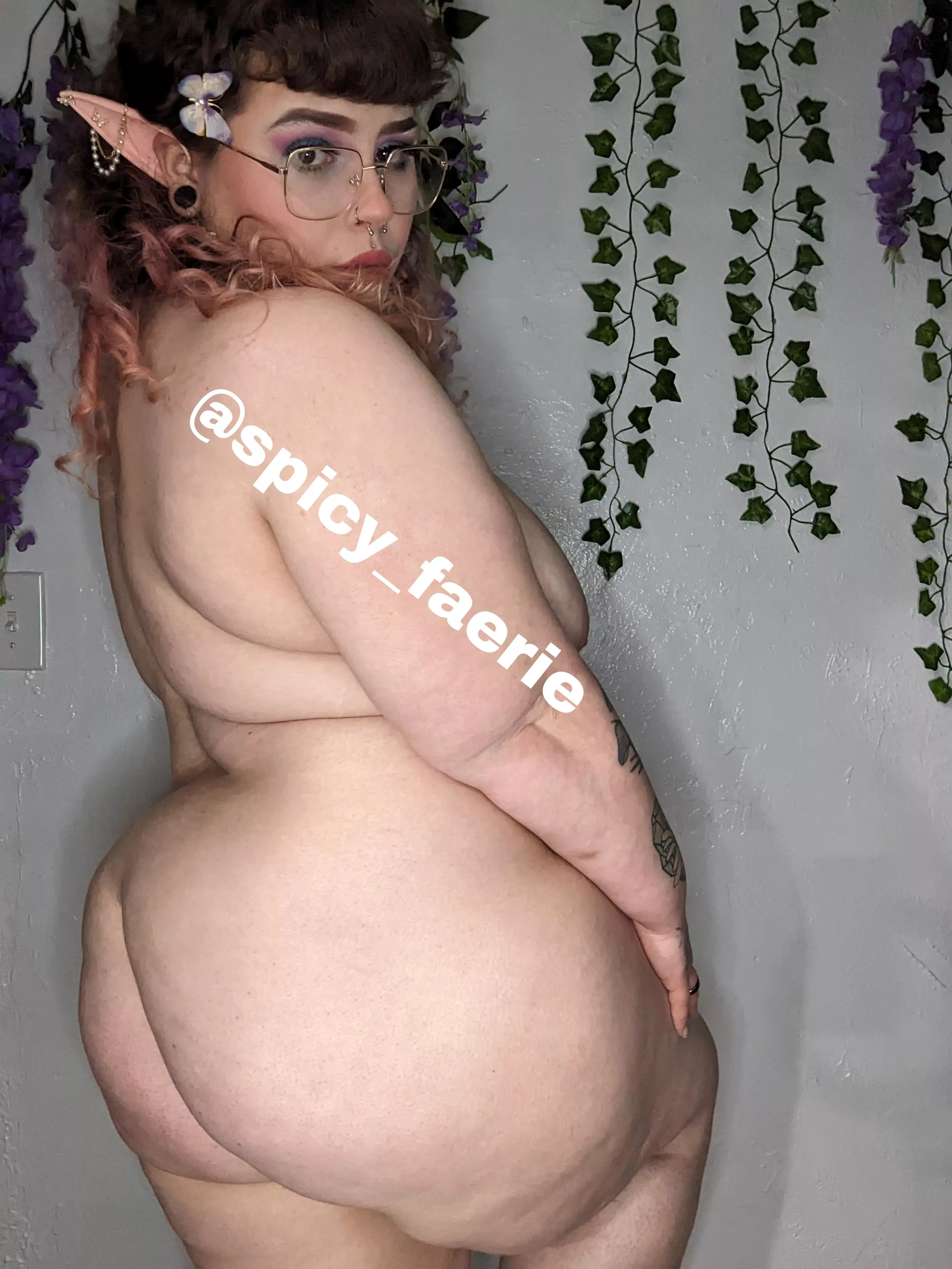 Fairy slut with a fat ass posted by spicy_faerie