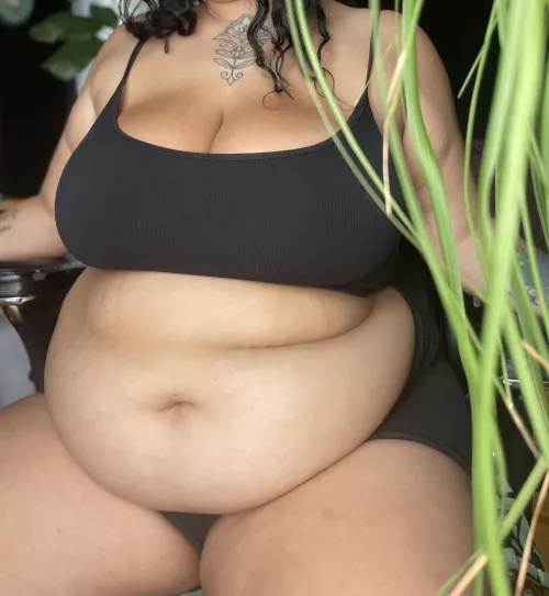 Feeling stuffed!🤤 by thechubbbystoner