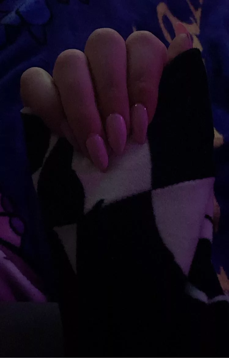 First time posting :3 I did my nails for the first time >_< sorry if they are bad 🥺❤️ posted by Nuzzle_-_-_-_-3