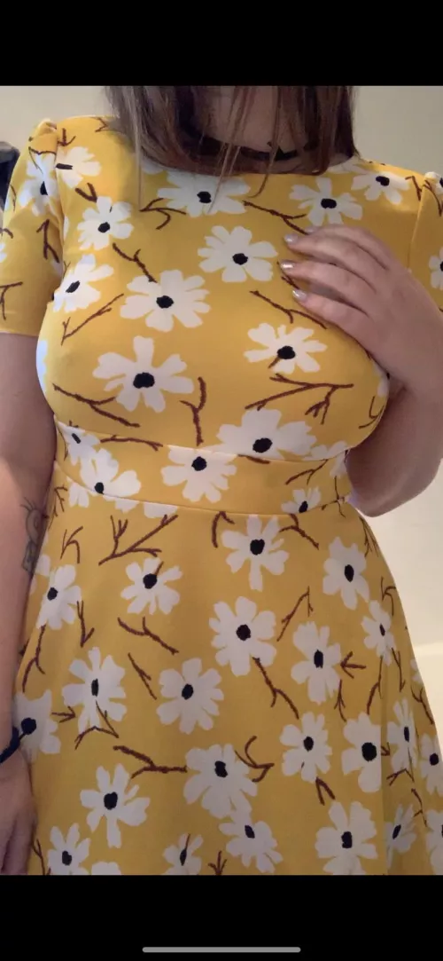 (F)ully dressed but still on display? 💜 by roomfullofeyes22