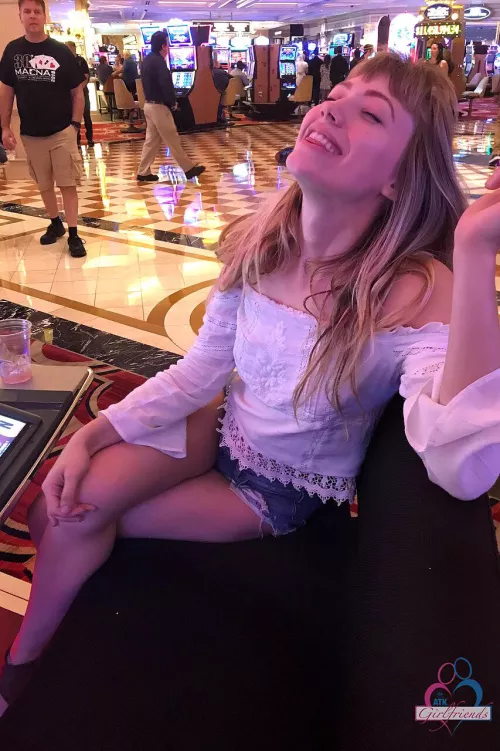 Hanging out in Vegas by SarasCaptions