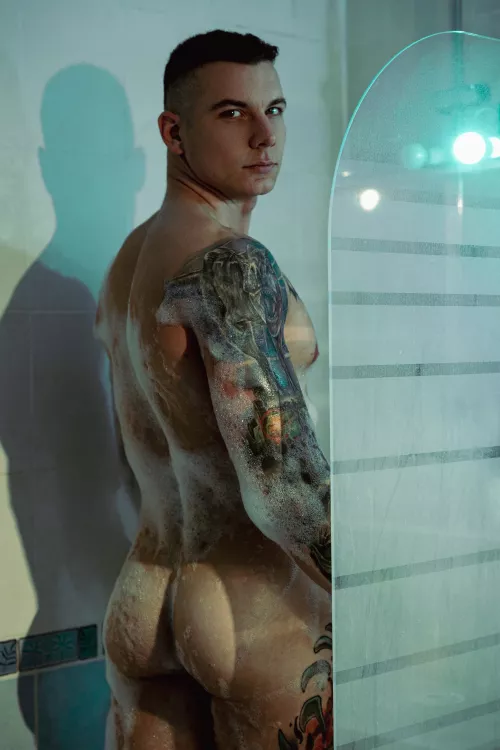 Here is my face and my butt, how do you feel today? by ChampionshipNo8721