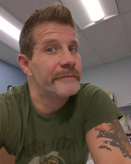 Hi! 👋 by TattedDaddyBenjamin