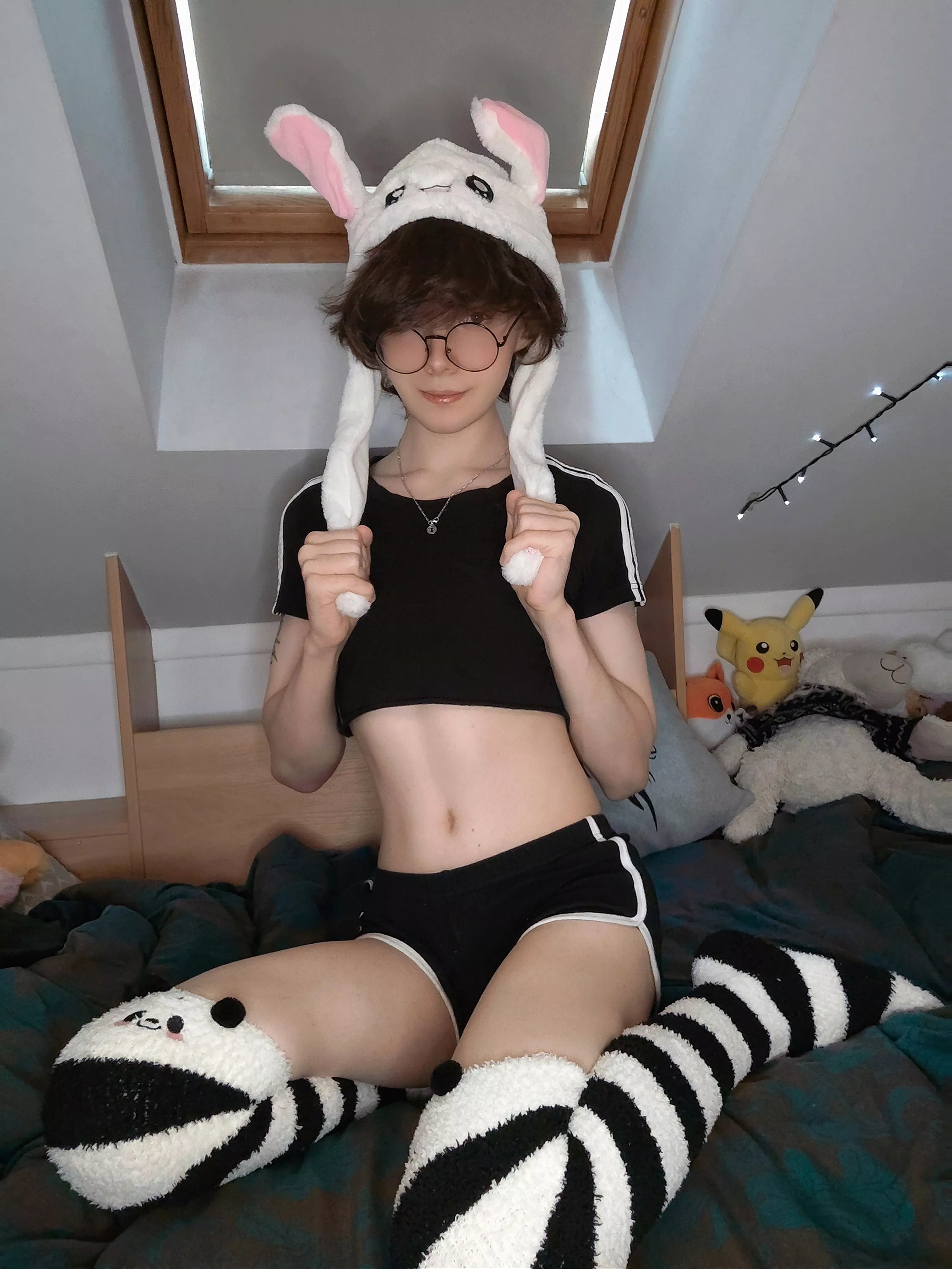 Hii guys 🖤 posted by MaxHamster69