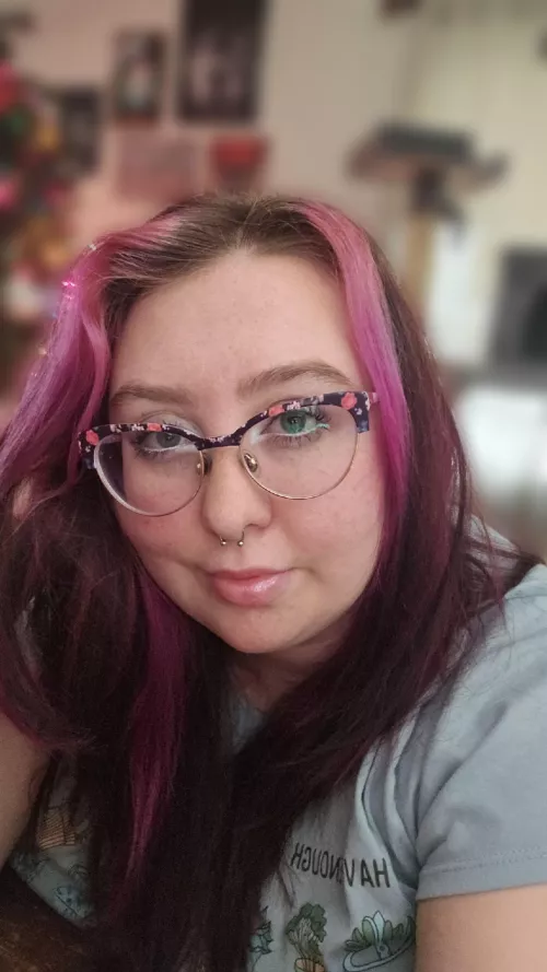 hope you're having a good week 💗 by sapphiremelonz